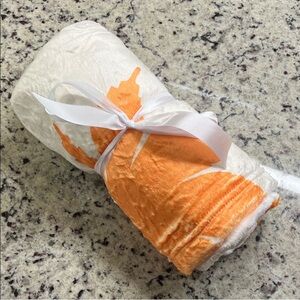 Leaf Throw Blanket NWOT